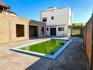 Área de lazer com Piscina